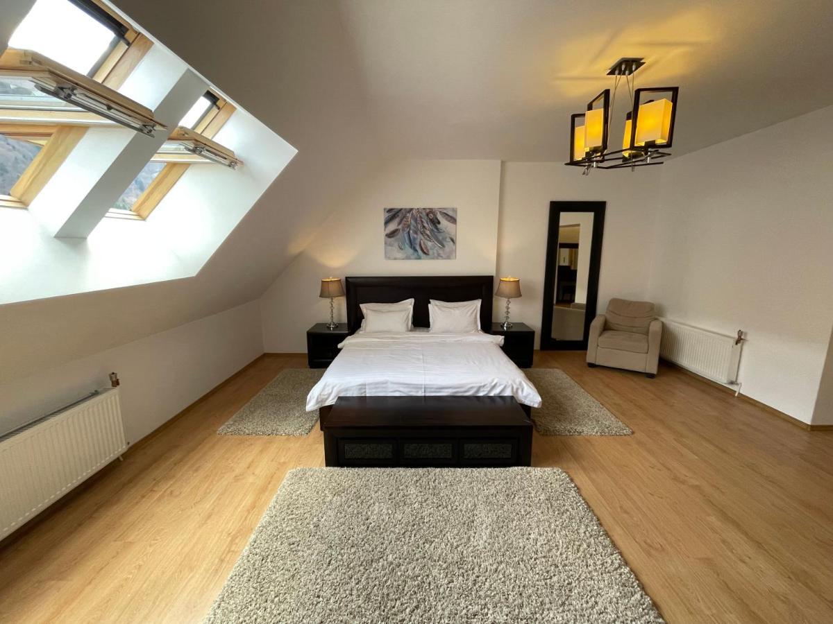 Kyra Penthouse Apartament